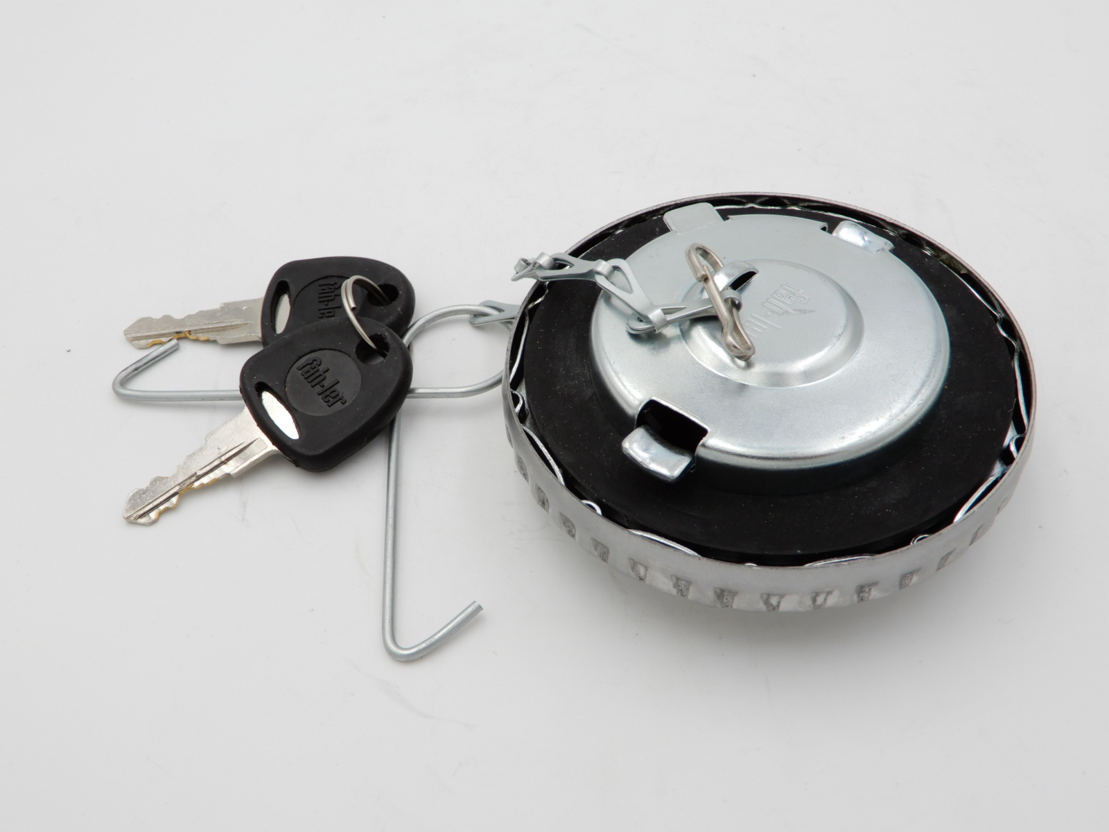 Tankdeckel-abschließbar zu Case, Ford, JD, MF